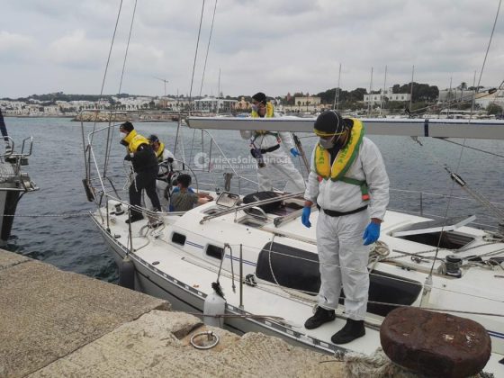 Secondo sbarco in poche ore: oltre 50 migranti intercettati al largo di Leuca. Presi i due scafisti - Corriere Salentino