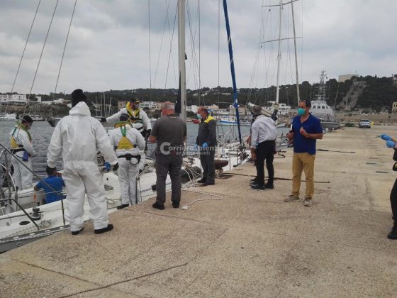 Secondo sbarco in poche ore: oltre 50 migranti intercettati al largo di Leuca. Presi i due scafisti - Corriere Salentino