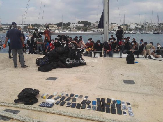 Secondo sbarco in poche ore: oltre 50 migranti intercettati al largo di Leuca. Presi i due scafisti - Corriere Salentino