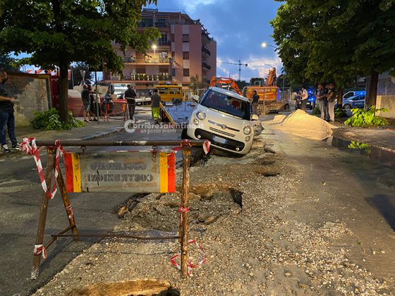 Forte maltempo si abbatte sul capoluogo: strade allagate e traffico in tilt - Corriere Salentino