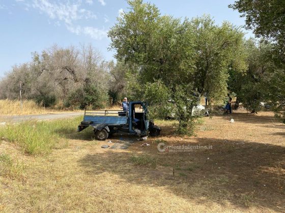 Resta incastrato nell’Ape dopo lo schianto contro un’auto: finisce in ospedale con “codice rosso” - Corriere Salentino