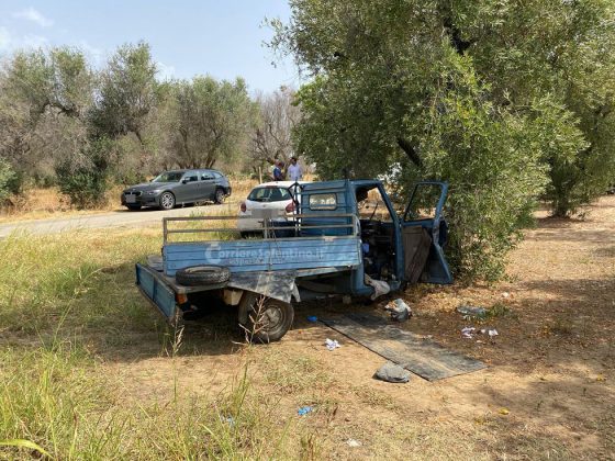 Resta incastrato nell’Ape dopo lo schianto contro un’auto: finisce in ospedale con “codice rosso” - Corriere Salentino