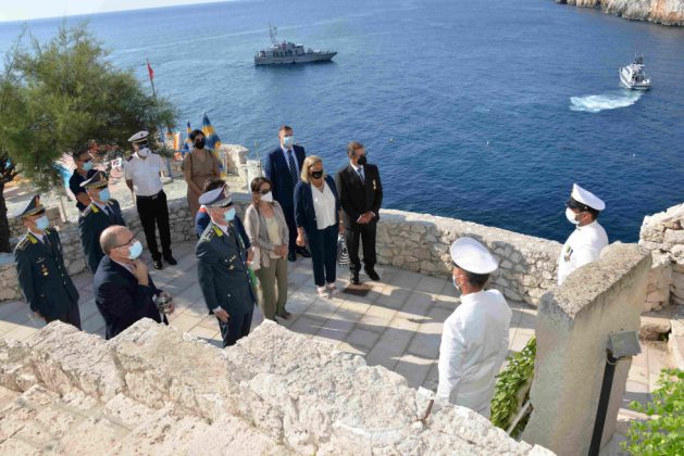 Castro: commemorati i finanzieri Salvatore De Rosa e Daniele Zoccola, medaglie d’oro al valore civile - Corriere Salentino