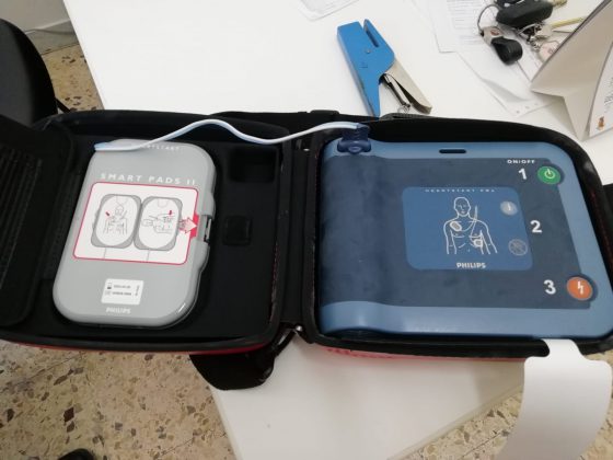 La Polizia Locale di Ugento da oggi pronta ad intervenire con il defibrillatore - Corriere Salentino
