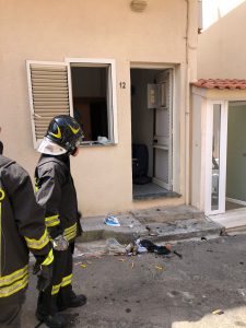 Fuga di gas dalla bombola gpl: esplosione in casa. Ustioni per bimbo di 5 anni e anziano - Corriere Salentino