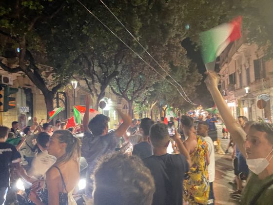 Italia in finale, la festa a Lecce fino a notte fonda - Corriere Salentino