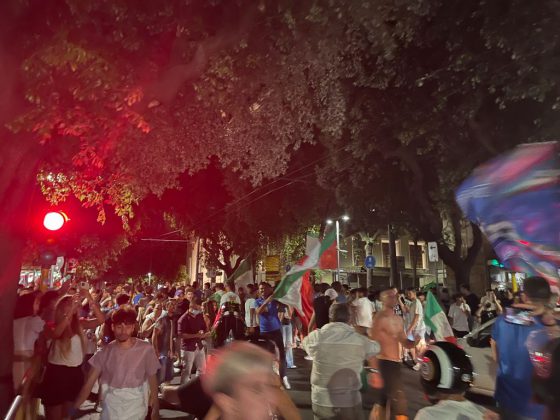 Italia in finale, la festa a Lecce fino a notte fonda - Corriere Salentino