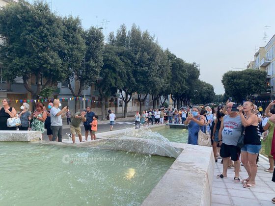 La Fontana di Santa Rosa restituita ai cittadini, dopo 26 anni di abbandono: l’inaugurazione e la festa - Corriere Salentino