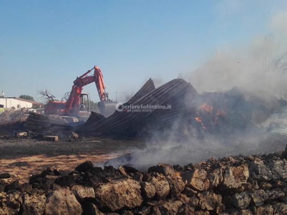 Vasto incendio in masseria: in cenere fienili e mezzi agricoli. Animali tratti in salvo - Corriere Salentino