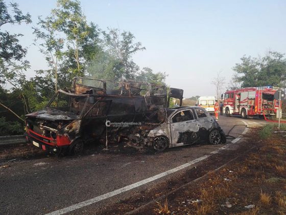 Auto si schianta contro furgone, i mezzi prendono subito fuoco: tragedia sfiorata sulla 274 - Corriere Salentino