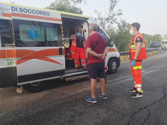 Auto si schianta contro furgone, i mezzi prendono subito fuoco: tragedia sfiorata sulla 274 - Corriere Salentino