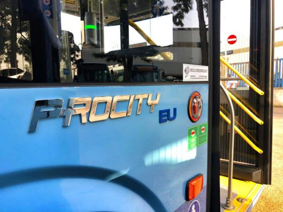 Lecce, consegnati tredici nuovi mezzi Euro VI per il trasporto pubblico - Corriere Salentino