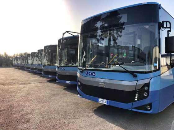 Lecce, consegnati tredici nuovi mezzi Euro VI per il trasporto pubblico - Corriere Salentino