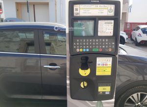 Strisce blu, la targa sul ticket a Torre Dell’Orso e a Gallipoli. Lo Sportello dei Diritti chiede tutela della privacy - Corriere Salentino