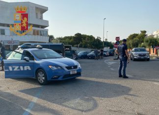 Bloccato dopo un inseguimento si scaglia contro i poliziotti. Aveva droga con sé: condannato a 3 anni