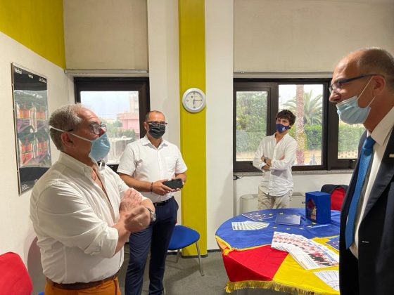 Migliaia di italiani si laureano e si specializzano all’estero. A Lecce la sede di Vasile Goldis, tra le università più importanti della Romania, con Uniformazione - Corriere Salentino