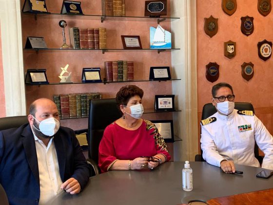 La Viceministra Teresa Bellanova in visita alla Capitaneria di Porto di Gallipoli - Corriere Salentino