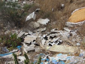 Discarica di rifiuti contenenti amianto a Galatone, impianto da adeguare alle nuove tecnologie: la Provincia riesamina l’AIA, l’apertura slitta e le campagne si riempiono di eternit - Corriere Salentino