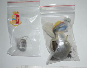 Tenta la truffa dello specchietto, la polizia lo becca al bar con la vittima mentre concorda il risarcimento - Corriere Salentino