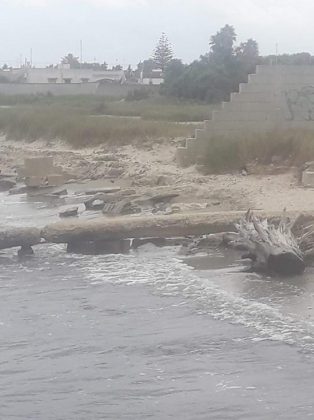 Spiaggiabella: rimossi i resti di un muro sull'arenile - Corriere Salentino