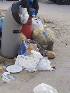 Torre Lapillo, "oasi dell'illegalità": l'ira di un residente negli scatti della vergogna - Corriere Salentino