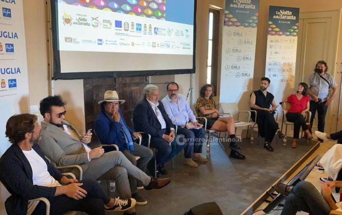 La Notte della Taranta, intreccio tradizione e innovazione. Melozzi e Madame maestri concertatori. Sul palco anche Il Volo e Al Bano. Il commosso ricordo del Maestro Durante - Corriere Salentino