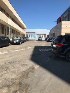 Barelle con pazienti Covid in transito nei reparti del Fazzi: in un video scatta l'indignazione - Corriere Salentino