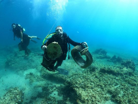Pneumatici, bottiglie, corde e persino cerchi d'auto: i fondali della Marina di Andrano tornano puliti - Corriere Salentino