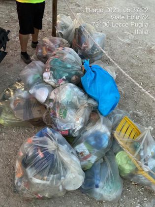 San Lorenzo, spiagge leccesi prese d’assalto. Valli: “Spettacolo indecoroso. Necessario un intervento straordinario di pulizia” - Corriere Salentino