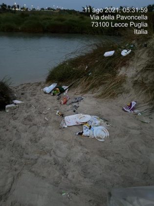San Lorenzo, spiagge leccesi prese d’assalto. Valli: “Spettacolo indecoroso. Necessario un intervento straordinario di pulizia” - Corriere Salentino