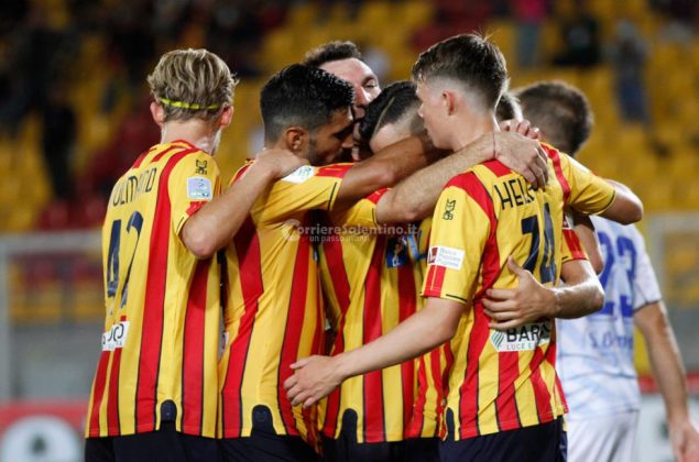 Brodino al Via del Mare, pareggio tra Lecce e Como - Corriere Salentino