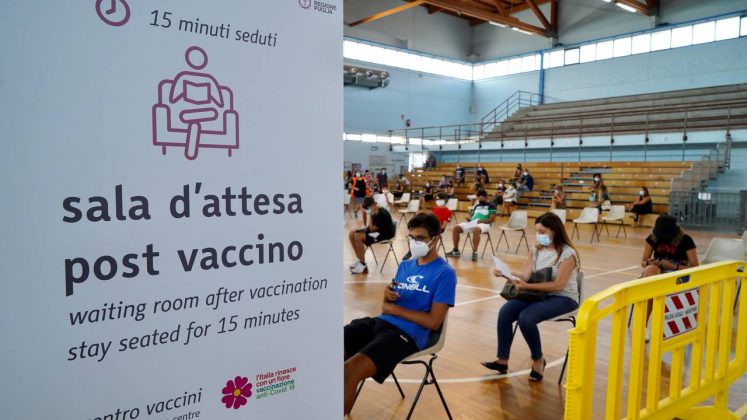 Al via in Puglia la vaccinazione scuola per scuola: migliaia gli studenti che stanno dando la loro adesione - Corriere Salentino