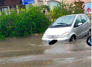 Gli acquazzoni di settembre mandano in tilt le strade. Parata: “Racale affonda”