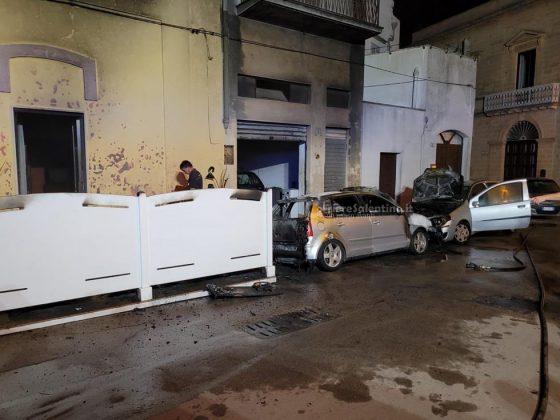 Notte di fuoco nel basso Salento: incendio danneggia due auto, bar e abitazione. Si indaga sulle cause - Corriere Salentino