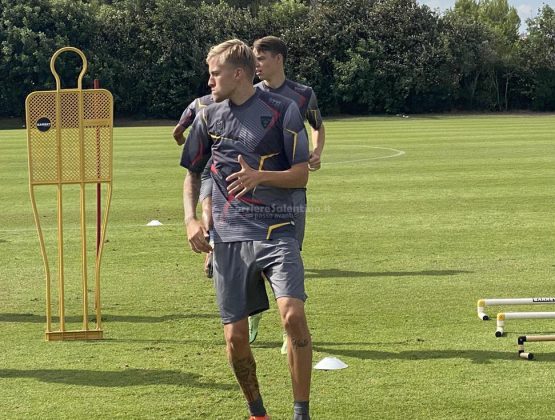 Una giornata con il Lecce. All’Acaya Golf Club dal campo agli spogliatoi, ecco cosa fanno i giallorossi - Corriere Salentino