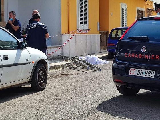Ancora un drammatico incidente sul lavoro, operaio cade con la scala e muore. Terza vittima in pochi giorni - Corriere Salentino