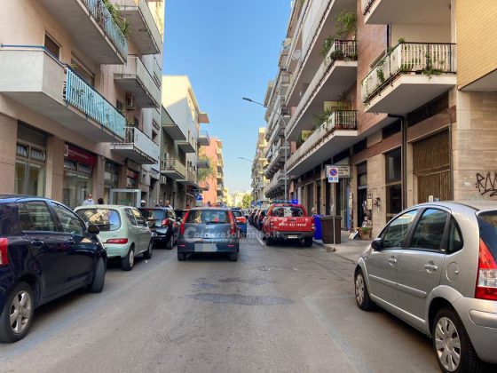 Alle fiamme un gruppo di continuità, il fumo invade la banca: evacuati i dipendenti - Corriere Salentino