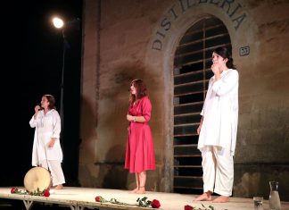 “Fimmene!”, alla Distilleria De Giorgi in scena lo spettacolo di Astragali Teatro