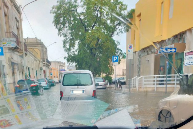 Gli acquazzoni di settembre mandano in tilt le strade. Parata: “Racale affonda” - Corriere Salentino