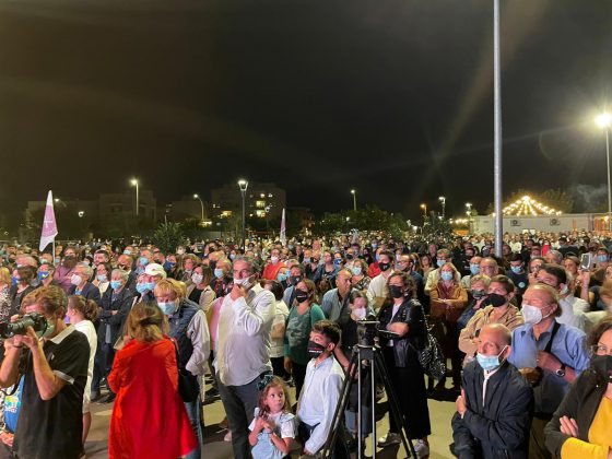 Nardó, Mellone in piazza carica i suoi: “Essere senza tessere e appartenenze dà fastidio, ma è la nostra forza. I nostri avversari incapaci perfino di amministrare un condominio” - Corriere Salentino