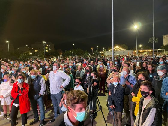 Nardó, Mellone in piazza carica i suoi: “Essere senza tessere e appartenenze dà fastidio, ma è la nostra forza. I nostri avversari incapaci perfino di amministrare un condominio” - Corriere Salentino