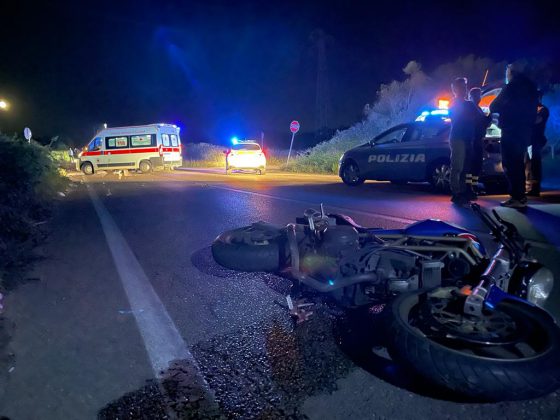 Ancora sangue sulle strade: ragazza perde il controllo della moto e sbatte contro auto, muore 37enne - Corriere Salentino