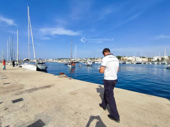Ancora uno sbarco: 52 migranti giungono nel Salento a bordo di un veliero. Fermati gli scafisti in fuga - Corriere Salentino