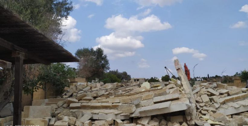 Villa abusiva mai demolita, all'alba arrivano le ruspe inviate dalla Procura - Corriere Salentino