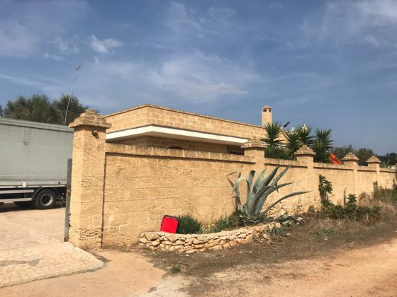 Villa abusiva mai demolita, all'alba arrivano le ruspe inviate dalla Procura - Corriere Salentino