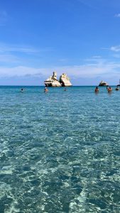 Nel Salento il turista di ottobre in riva al mare si gode l’acqua limpida e la tranquillità, senza il traffico agostano - Corriere Salentino