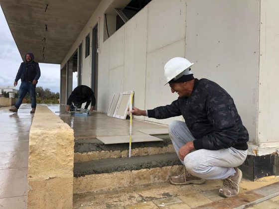 Darsena di San Cataldo: ripresi i lavori a terra, posidonia da conferire in discarica - Corriere Salentino