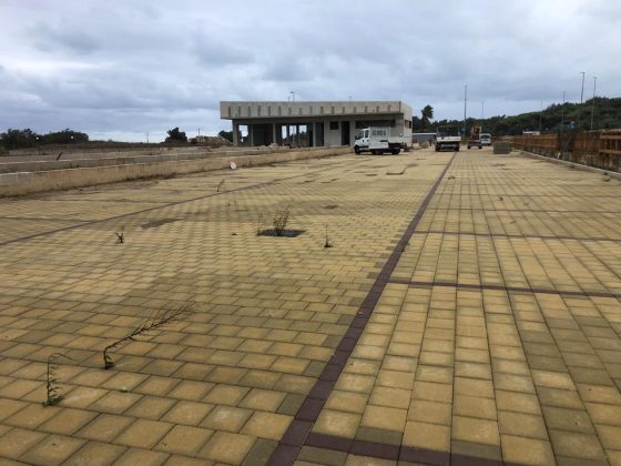 Darsena di San Cataldo: ripresi i lavori a terra, posidonia da conferire in discarica - Corriere Salentino