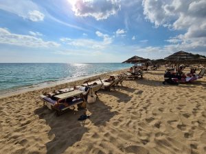 Nel Salento il turista di ottobre in riva al mare si gode l’acqua limpida e la tranquillità, senza il traffico agostano - Corriere Salentino
