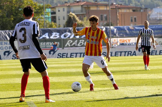Lecce grande per un’ora. A Strefezza risponde Iliev, nel finale Coda sciupa il gol vittoria da due passi - Corriere Salentino